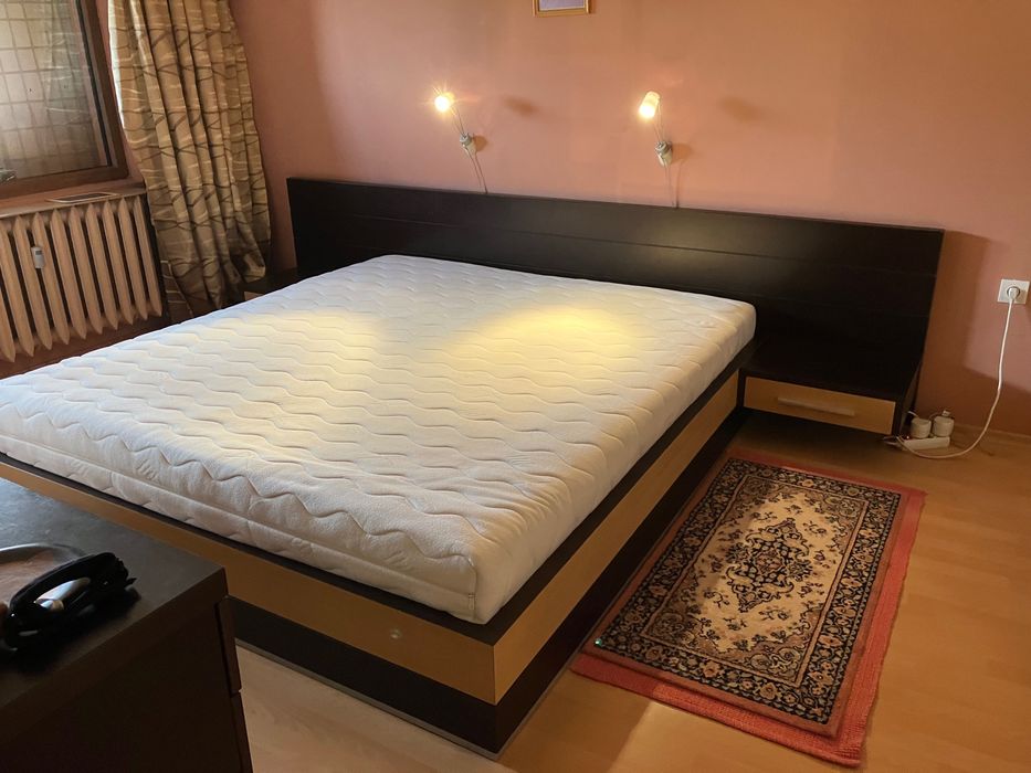 Спалня 180/200+нощни шкафчета+матрак