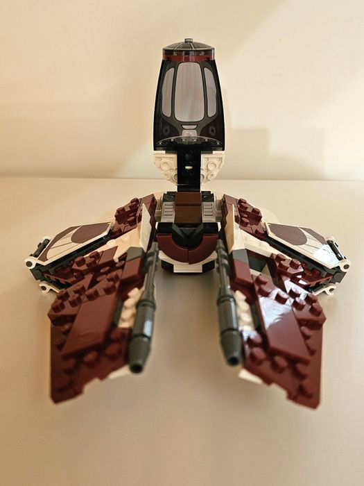 LEGO Star Wars - Ahsoka Jedi Interceptor 75401