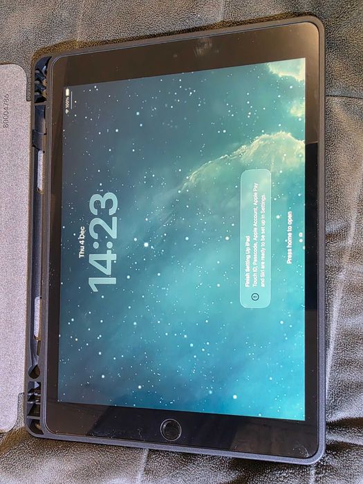 Ipad 9th gen. Wifi, 64Gb, husă, folie sticlă, aspect ca nouă