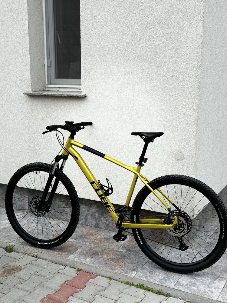 Bicicletă CUBE analog