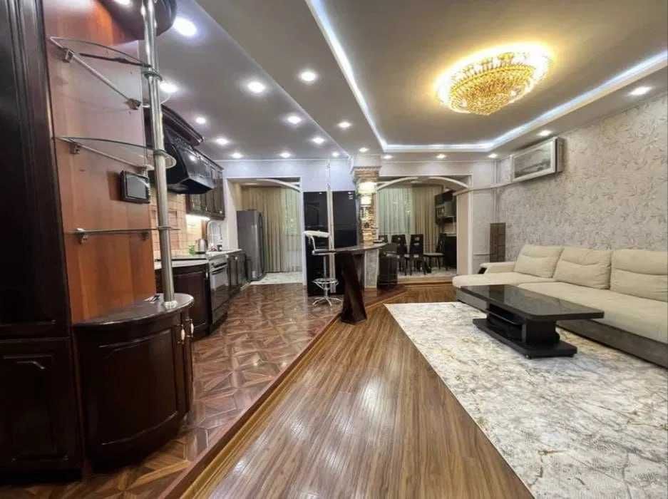 СДАМ СРОЧНО!!! В центре 3/3/9 Ул.Мукими. 887*