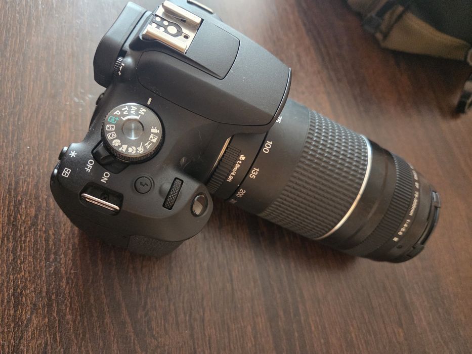 CANON D2000  +3 обектив