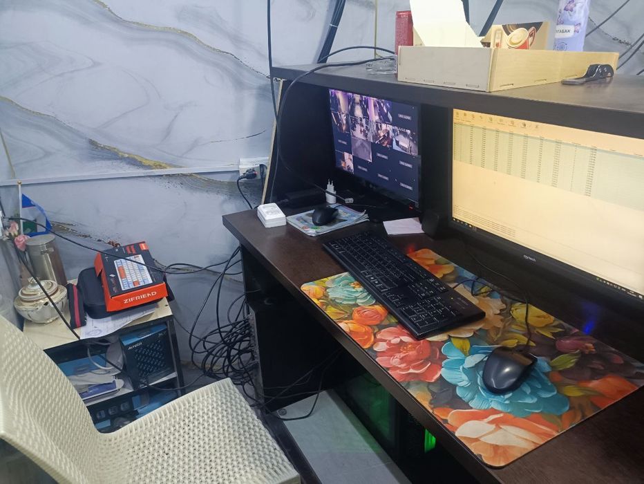 Срочно Продаётся Готовый Бизнес Компьютеры с Мебелью С Места Арендой