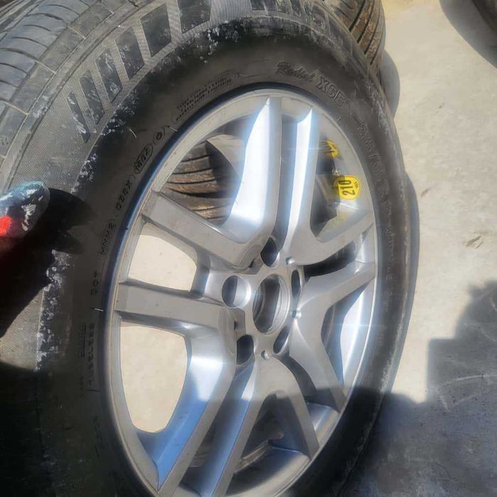 Резервни гуми с джанти за X5 и BMW 7