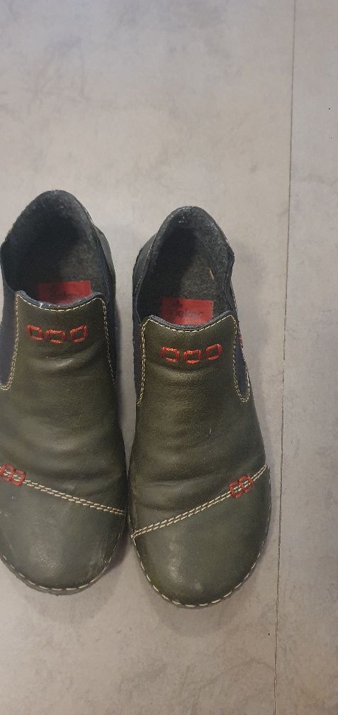Pantofi de piele naturala