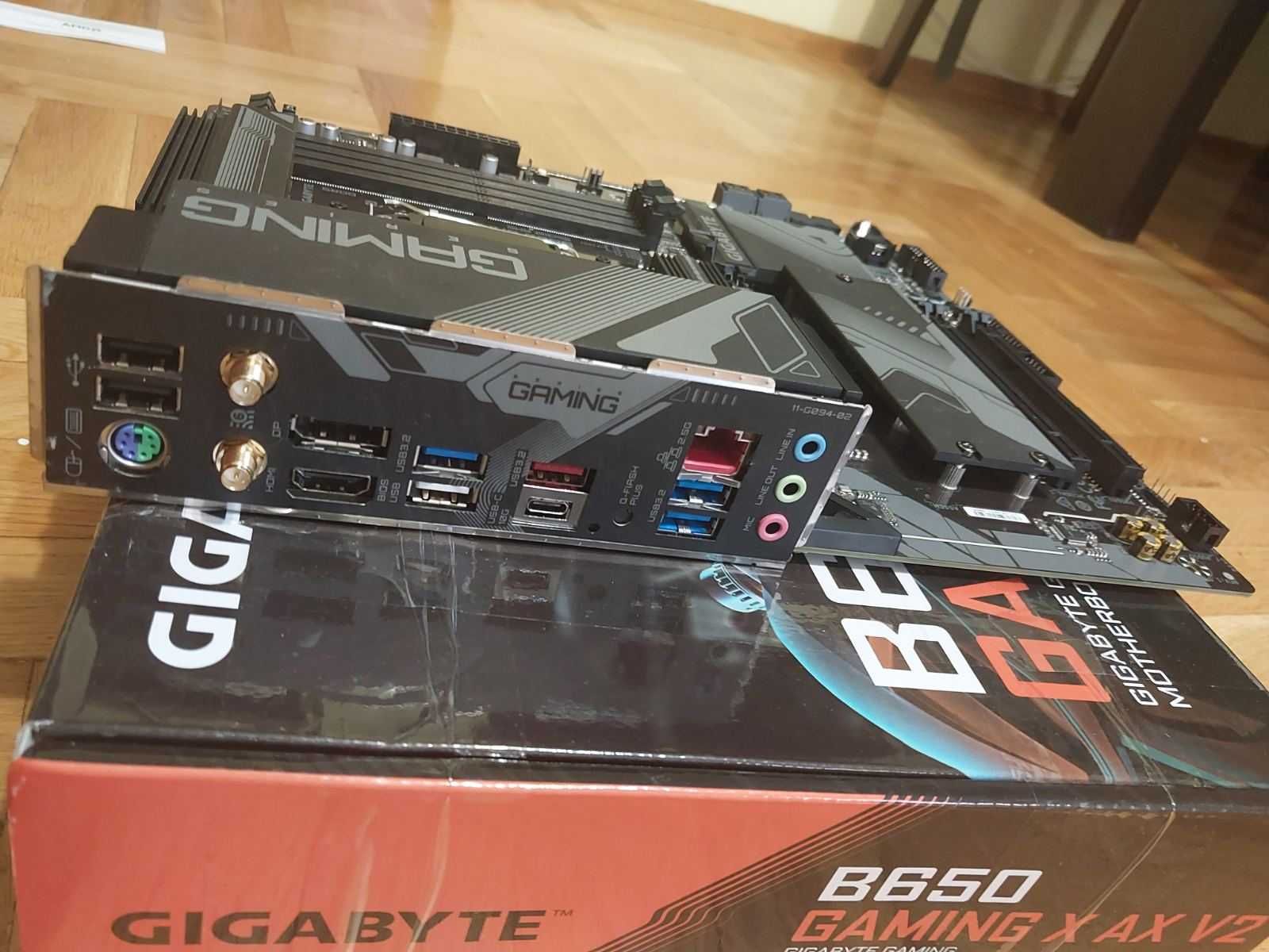 AMD Ryzen 9 7950X3D + Gigabyte B650 Gaming X AX V2 Wi-Fi