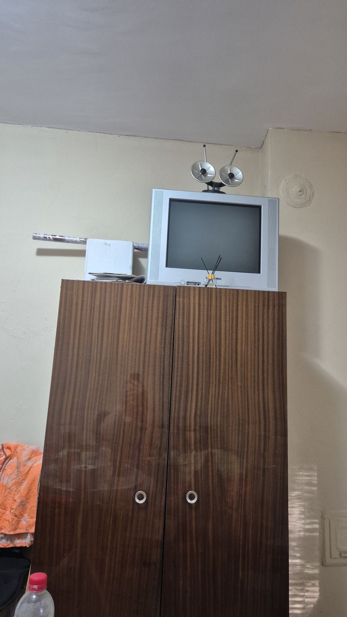 Продавам телевизор марка  DAEWWO DC
