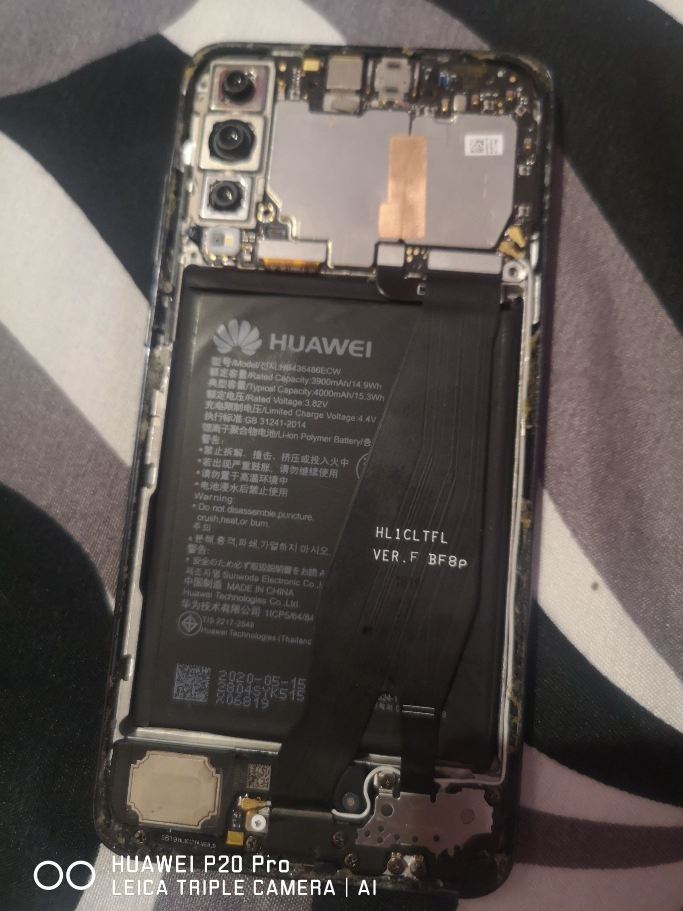 Dezmembrez huawei 20 pro