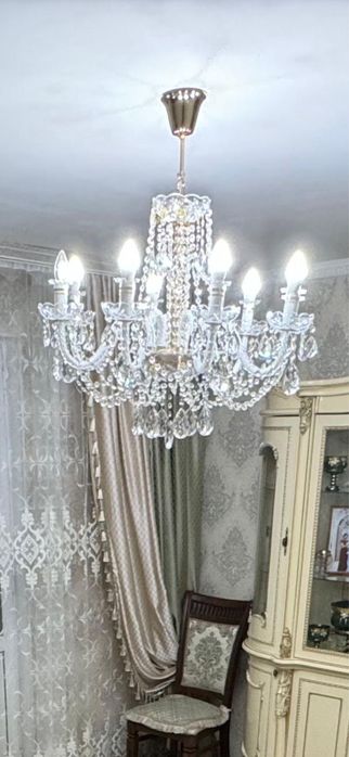 Чешская Люстра в хорошем состоянии