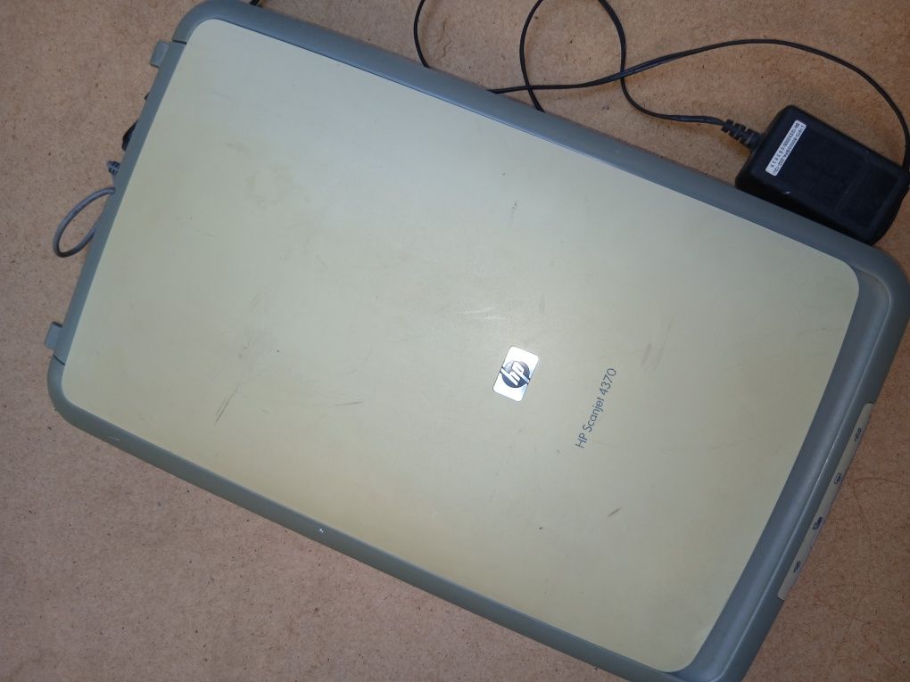 Срочно продам сканер hp scanjet 4370. Рабочем состоянии