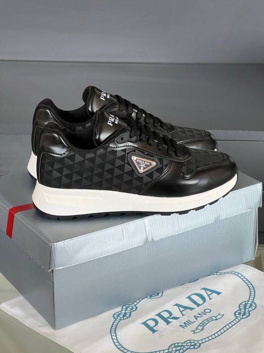 Adidasi Prada noi !!! Marimi 40/44 !!!