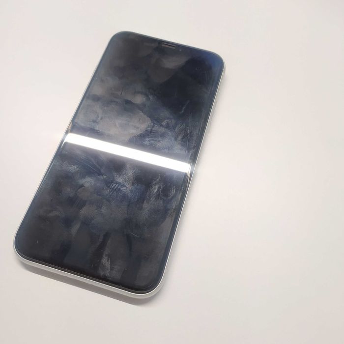 iPhone XR / белый