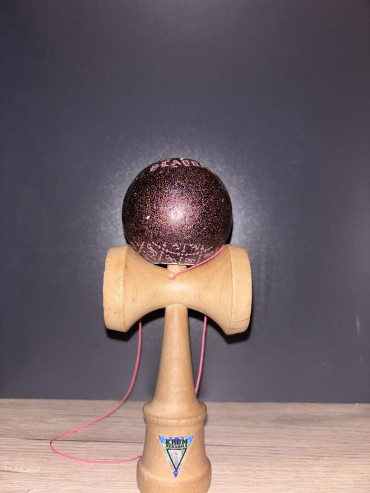Krom Kendama Pro model “Slaydawg nightcrawler”