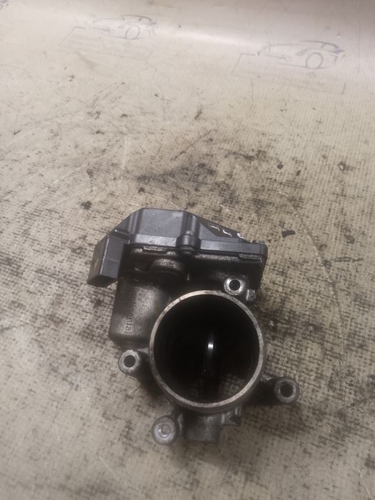 clapeta acceleratie audi a4 b8 2.0 2010
