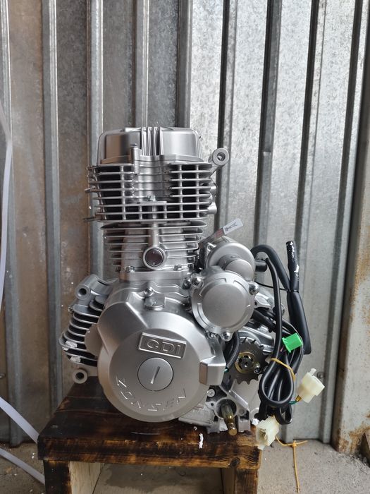 Зоншен Лифан матор оригинал 200 куб на мотоцикл