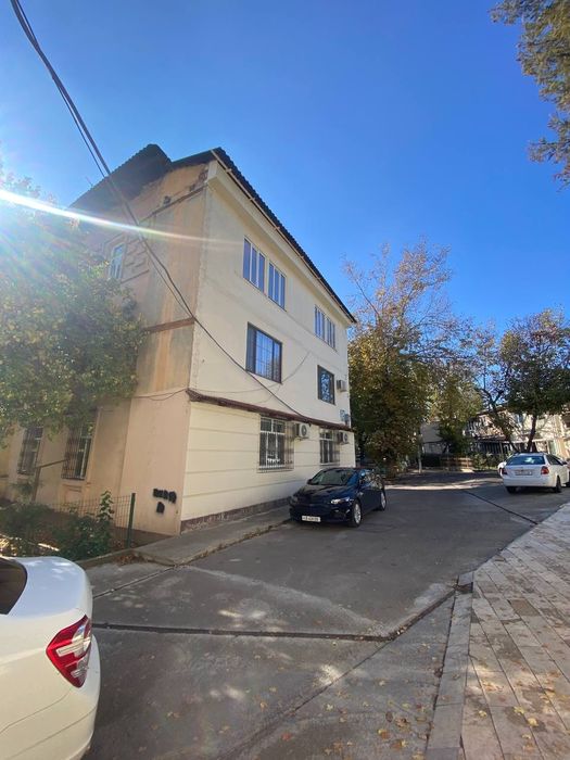 Срочно Яккасарой район Ракат махалла 2/1/3. 50кв ипотека хам булади