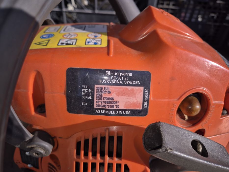 Vind Husqvarna 235 pentru piese