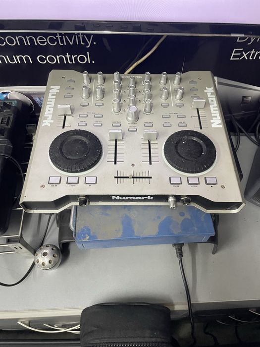 Dj контролер numark