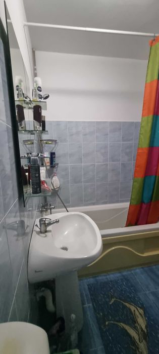 Inchiriez apartament 2 camere