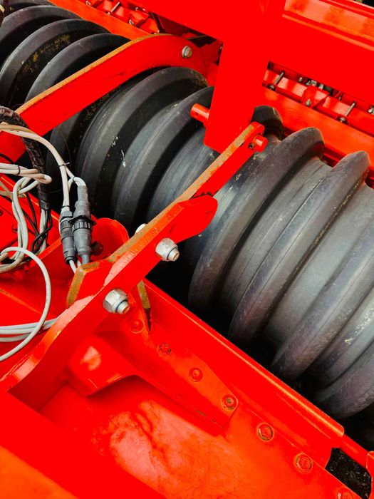 Semanatoare Kuhn Integra  Freza Kuhn HD 4004  an 2019 Gaspardo Maschio