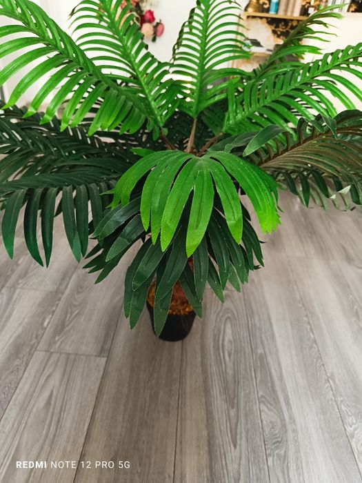 Palmier artificial in stare foarte bună
