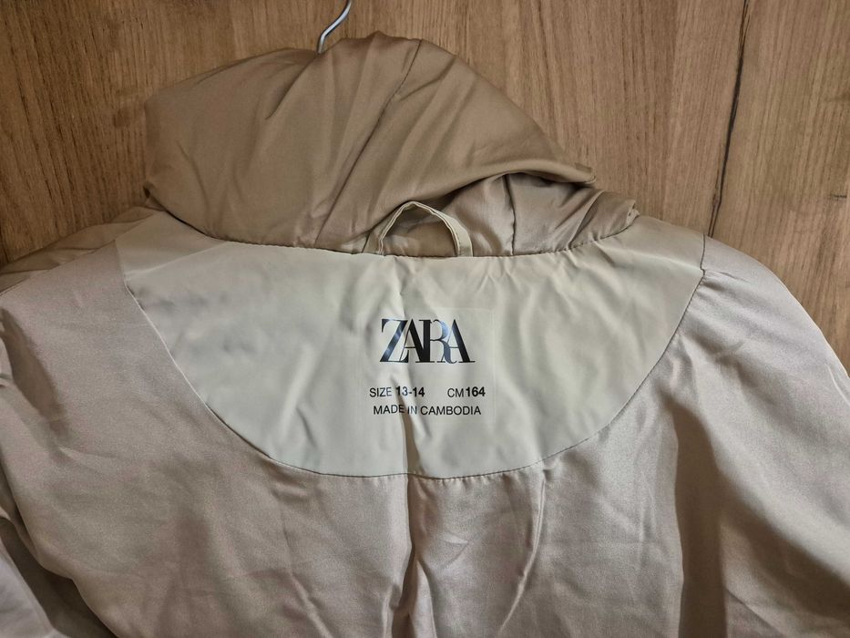 Топло бежово детско яке Зара