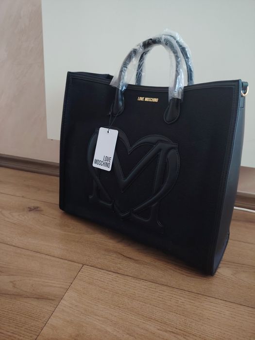 Нова чанта Love Moschino