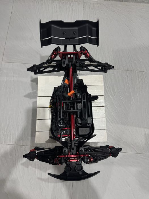 Здравейте представям ви 1/8 ARRMA KRATON EXB 6S