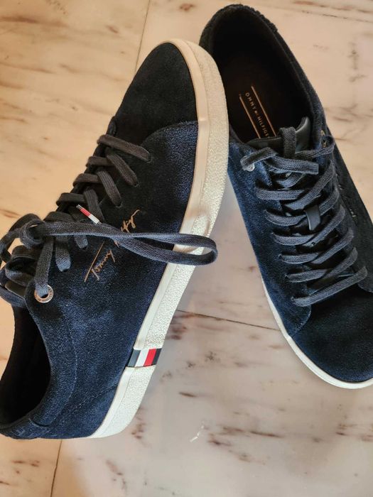 Продавам мъжки обувки  на марката Tommy Hilfiger