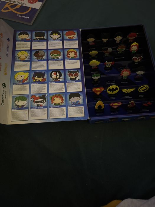 Vand si schimb supereroi/dc stikeez carrefour