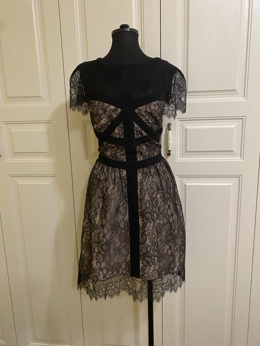 Karen Millen рокля