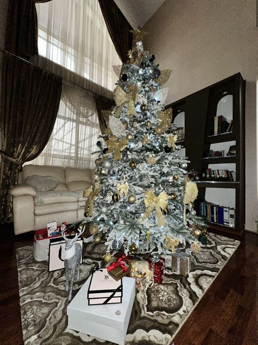 Brad artificial cu zapadă