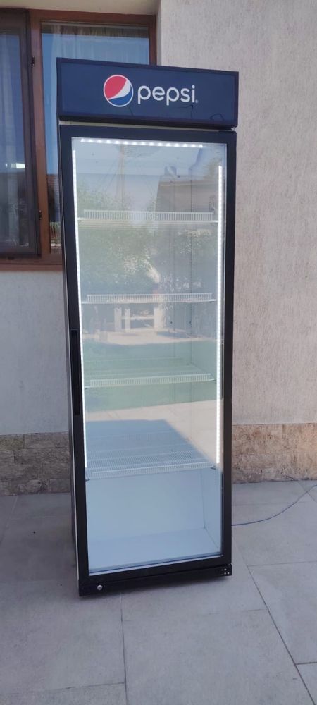 vitrina frigorifica / frigider bauturi LED ultima generatie afisaj