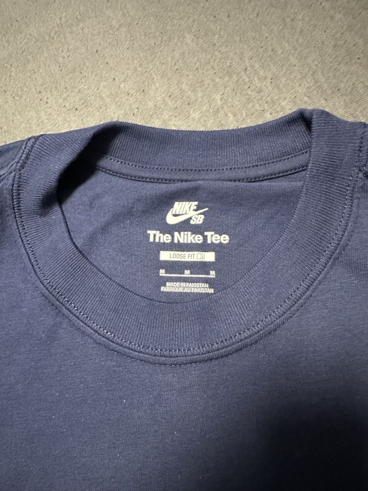 Чисто нова Nike SB тениска
