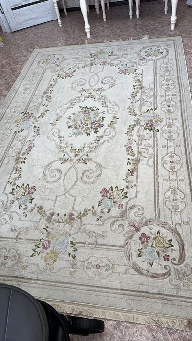 продам  ковер на пол