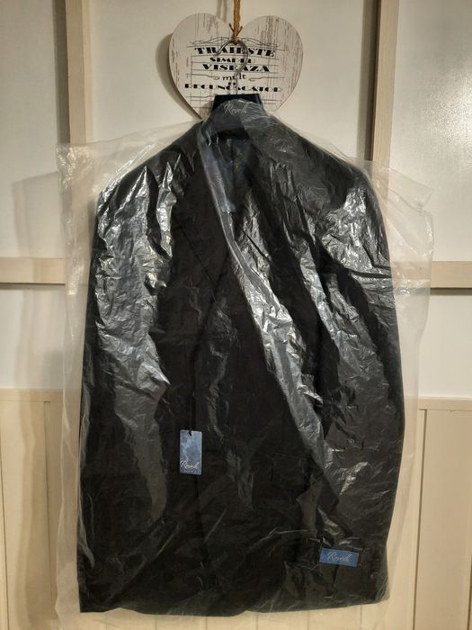 costum clasic - nou - ( nu Zara H&M  Armani )