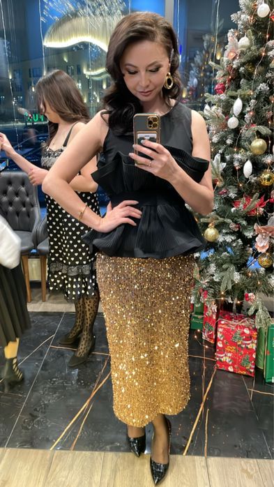 Продаю юбку и блузку с баской