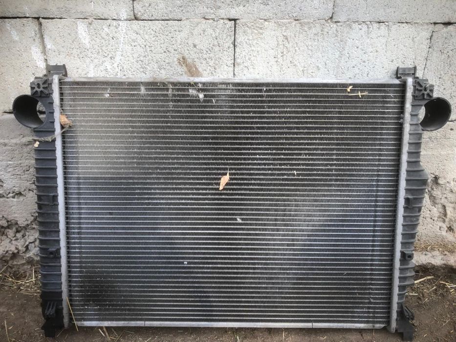 Радиатор охлаждения двигателя мерседес w220