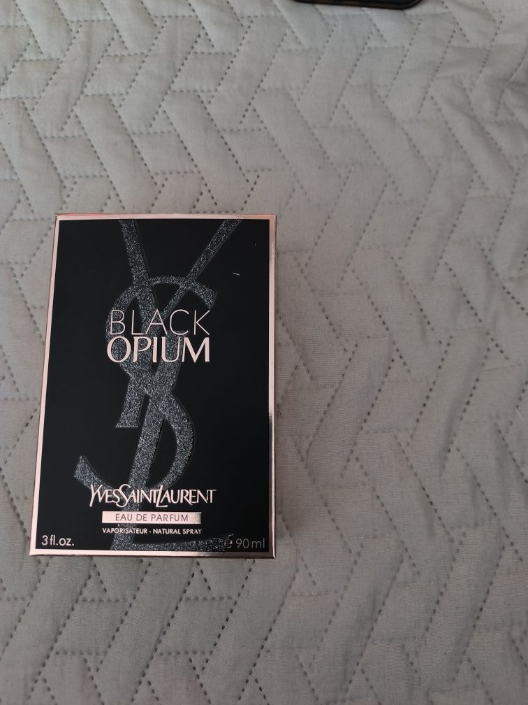 Yves Saint Laurent Black Opium