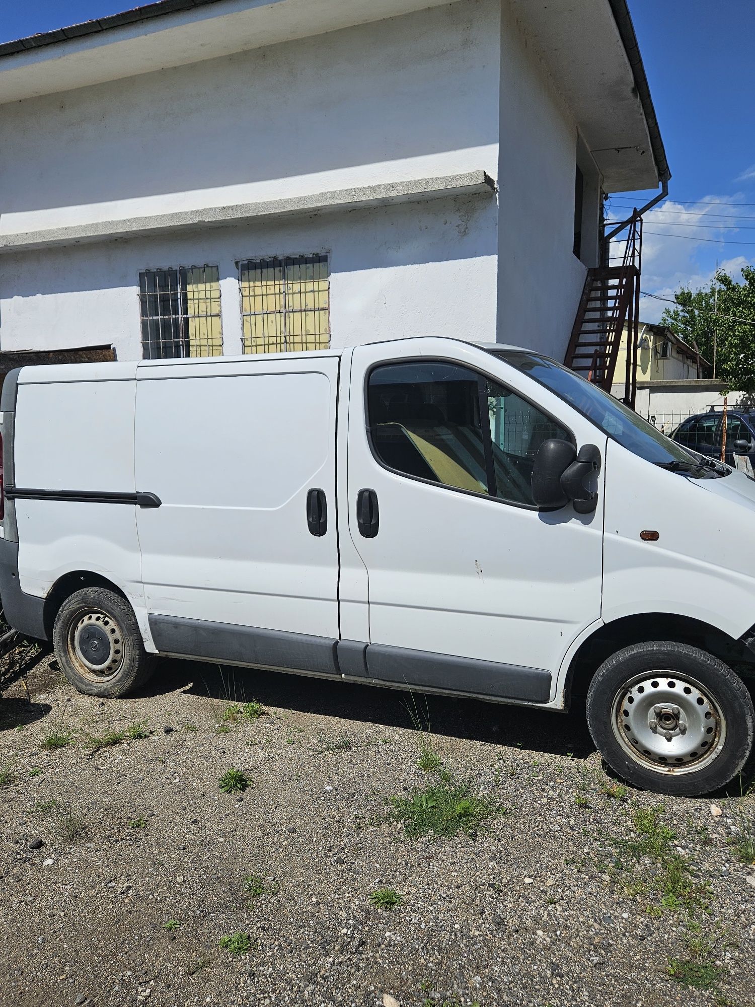 Opel Vivaro На части