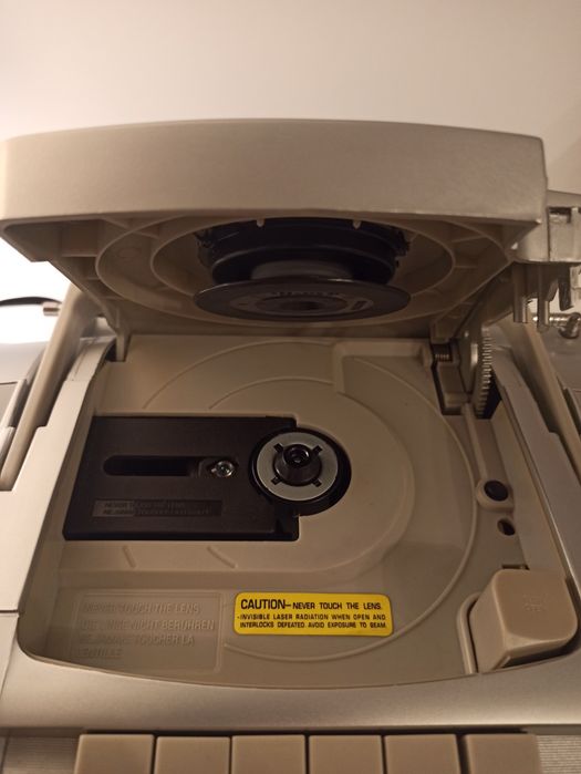 Grundig - Casetofon auto stop, CD, Radio FM și AM