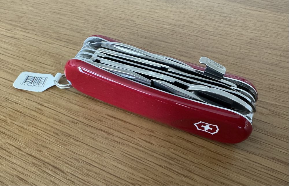 VICTORINOX Evolution S52 + калъф