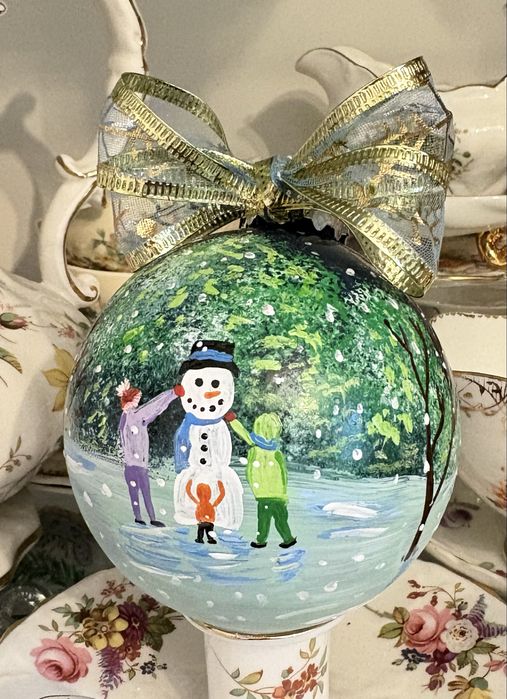 Ръчно рисувани стъклени коледни топки за елха