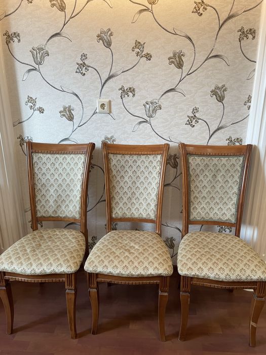 Продам 6 стульев