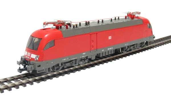 Set locomotiva si  vagoane persoane Piko  scara ho