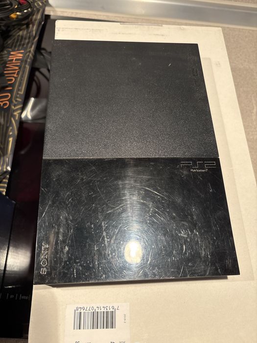 PS2 + PSP + 2 контролера за PS2 + 1 безжичен контролер за PS2 + 6 игри