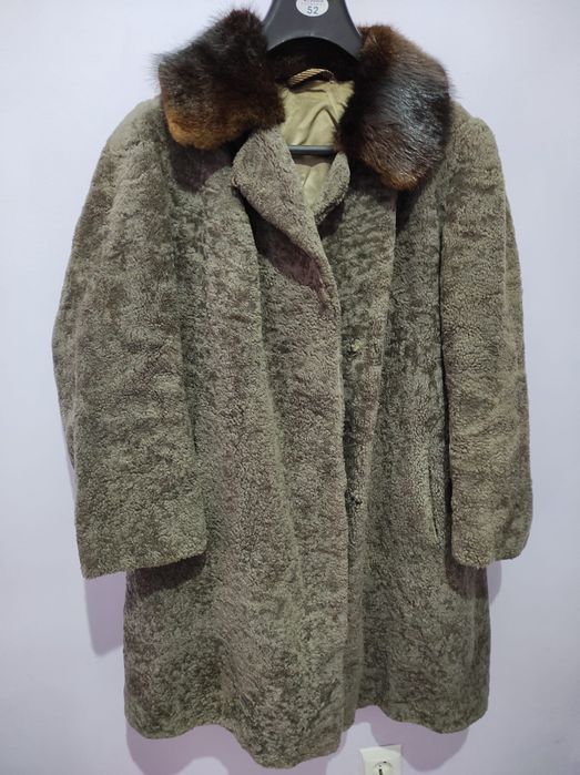 Haina Astrahan cu guler blana nurcă