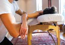 Masaj terapeutic sau de relaxare la domiciliu - Massage
