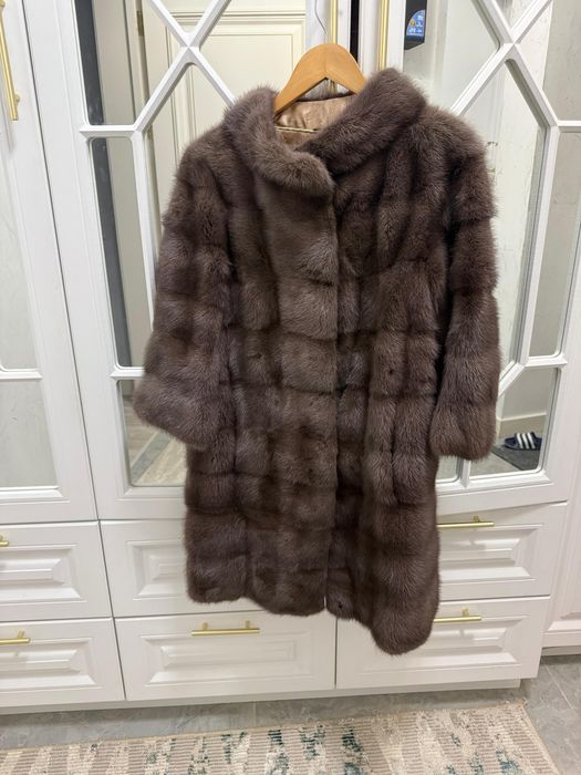 Продам норковая шуба покупалась за 600000 тыс сост ка новый