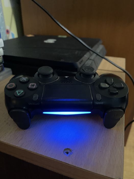 Vand playstation 4 slim cu playseat